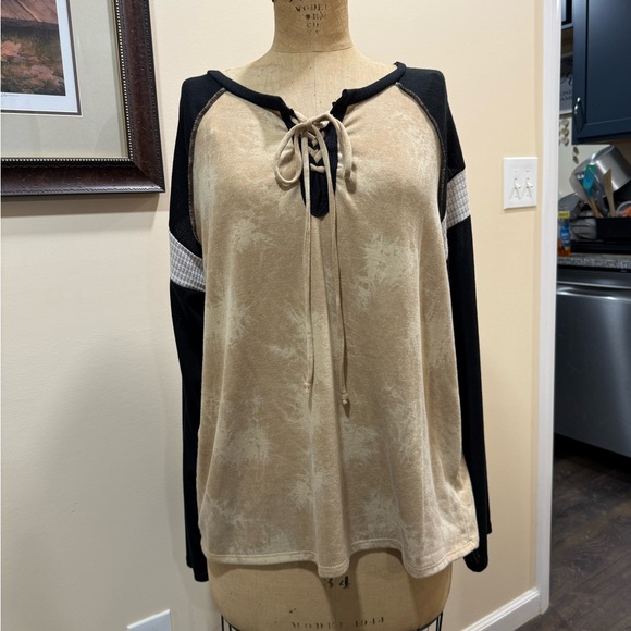 Sugarfox Tops - Sugarfox Beige and Black Lace-Up Long Sleeve Top